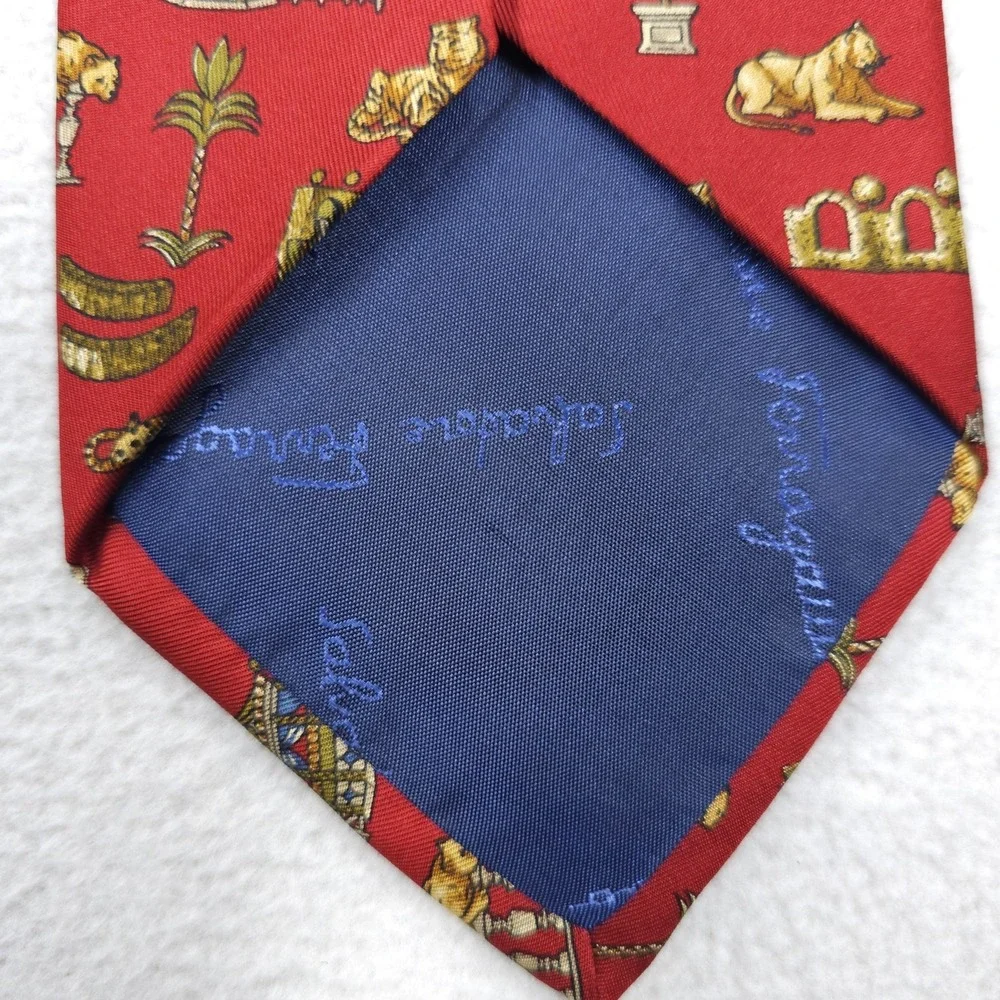 Salvatore Ferragamo Tie Mens Red 100% Silk Made in Italy Animal Novelty Print